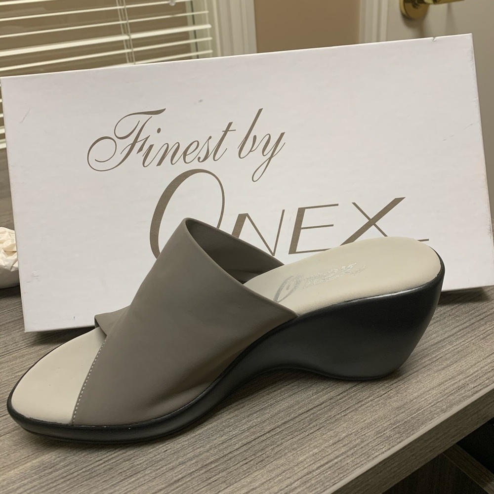 Onex memory foam slides